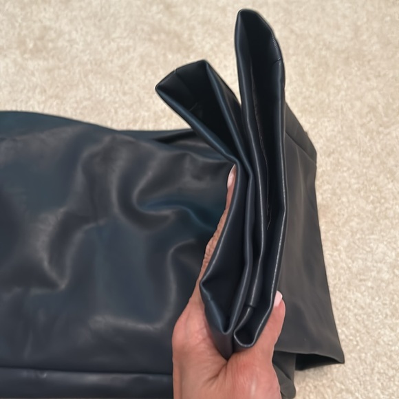 Ann Taylor Faux Leather Fleece line pants. Size 00P in Dark Blue - Picture 8 of 8